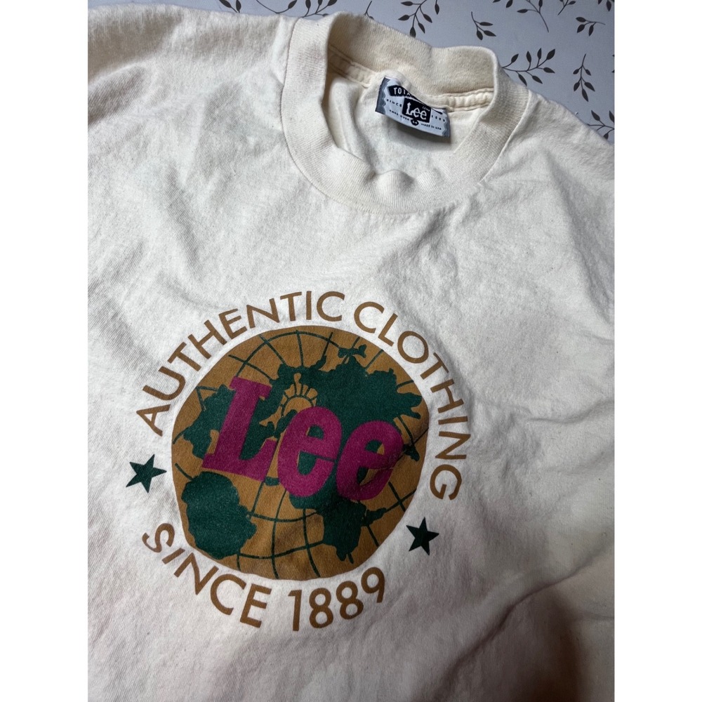 Vintage Lee Total Cotton T Shirt womens M Cream Globe Graphic Made in USA 90s